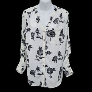 2/$20 Lily Morgan Black & White Rose Buttons Down Shirt TopSize: M